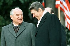 Экс-сотрудник Белого дома заявил о заставшем врасплох власти США распаде СССР